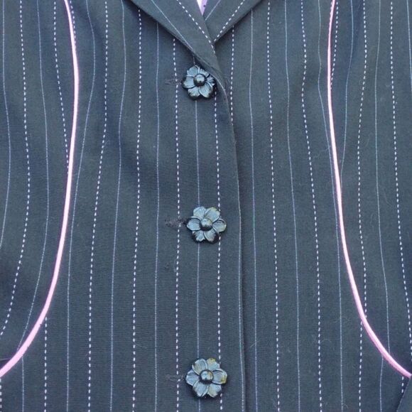XOXO Y2K Two Piece Black Pinstripe Suit Blazer Size 9 and Wide Leg Pants Size 13 - Picture 4 of 13
